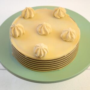 Framboos witte chocolade taart